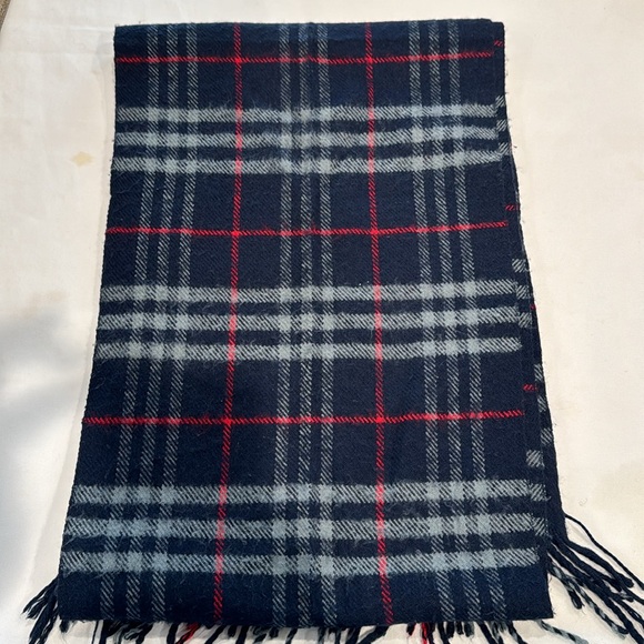 Authentic Burberry lambswool scarf - Picture 5 of 6